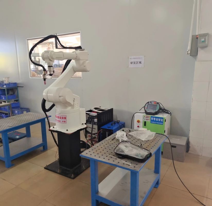 Robot de soldadura automática industrial de soldadura del robot del brazo de 6 AXIS para las placas gruesas medias